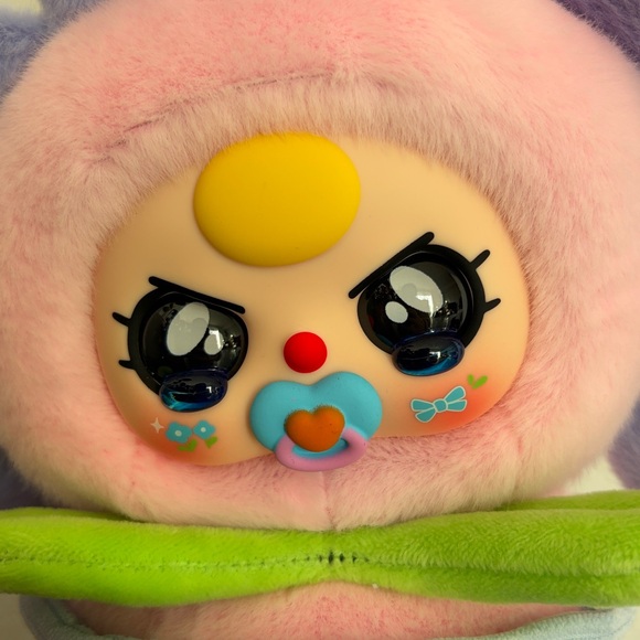 Baby three a small flower- PACI and CRYING EYES - Picture 3 of 5